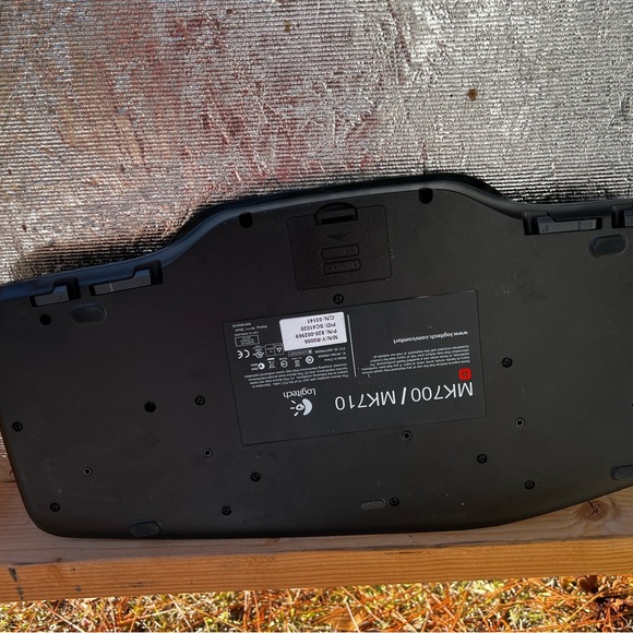 Logitech MK700/MK710 Wireless Keyboard only No USB Dongle Reciever - Picture 2 of 3